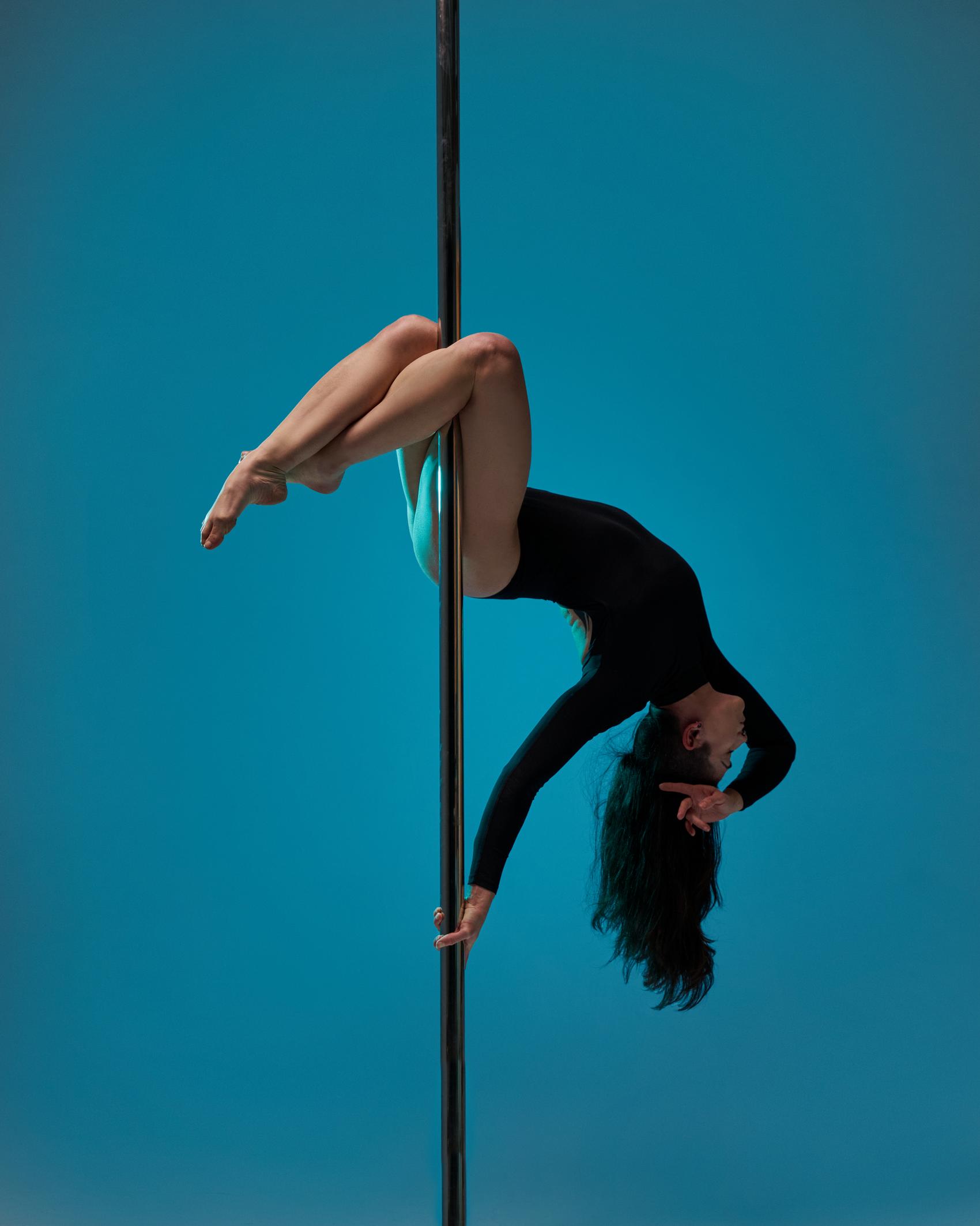Carla Regueira performing a pole routine in Barcelona